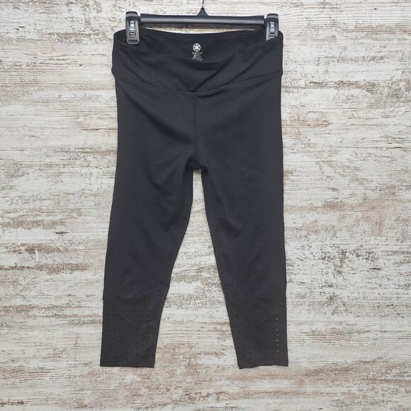 Gaiam Women size Medium Leggings Black Laser Cut Cropped Gym Workout Yoga Tight - Picture 1 of 8
